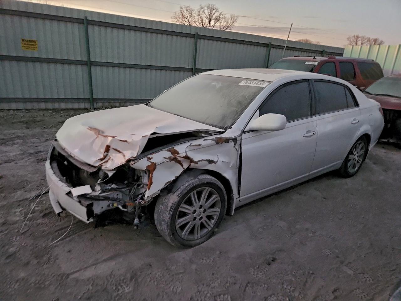 2006 TOYOTA AVALON