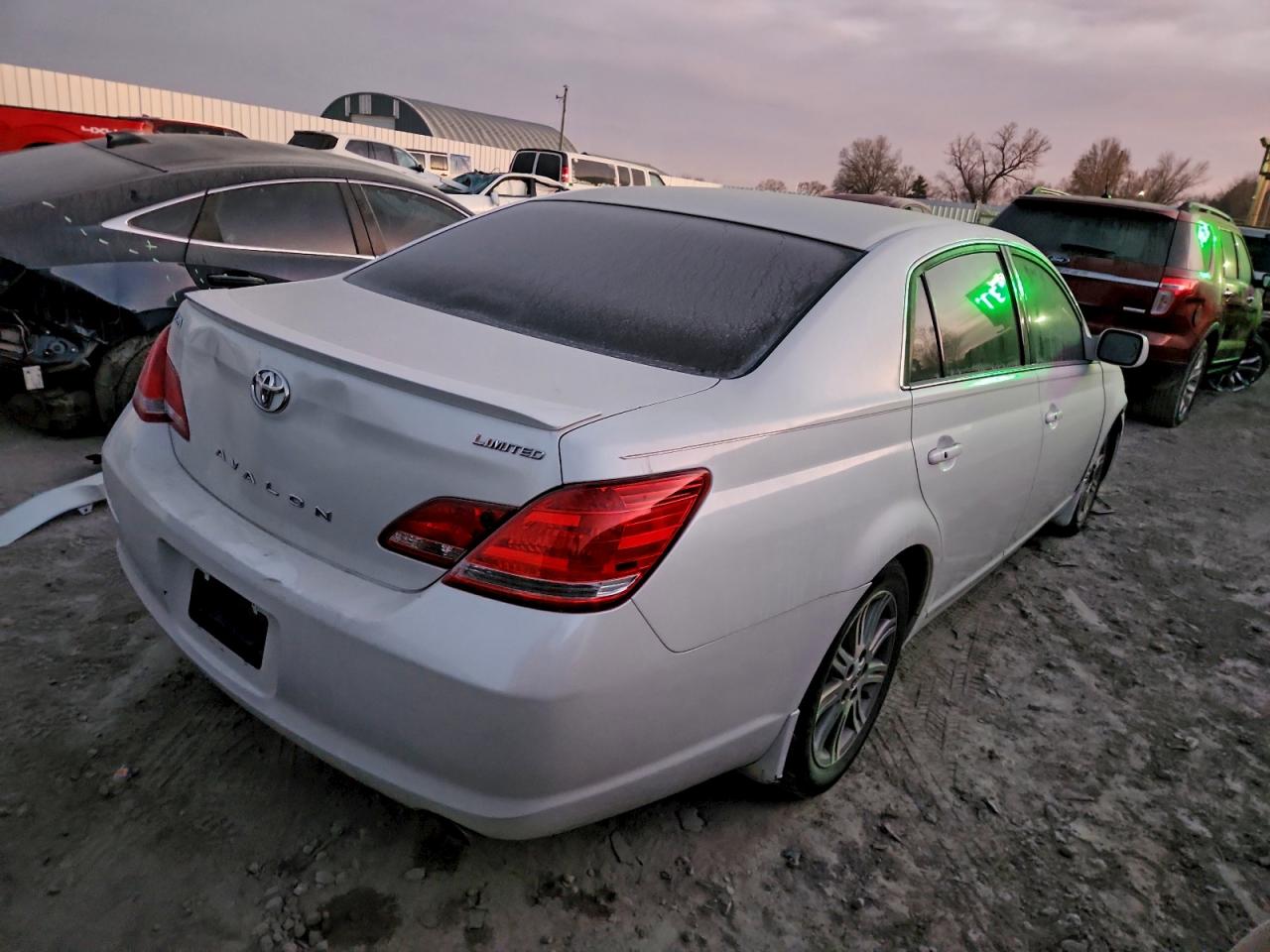2006 TOYOTA AVALON XL photo 3