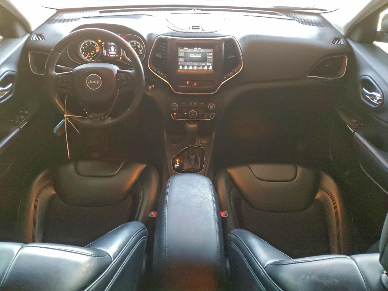 2019 JEEP CHEROKEE LATITUDE PLUS photo 8