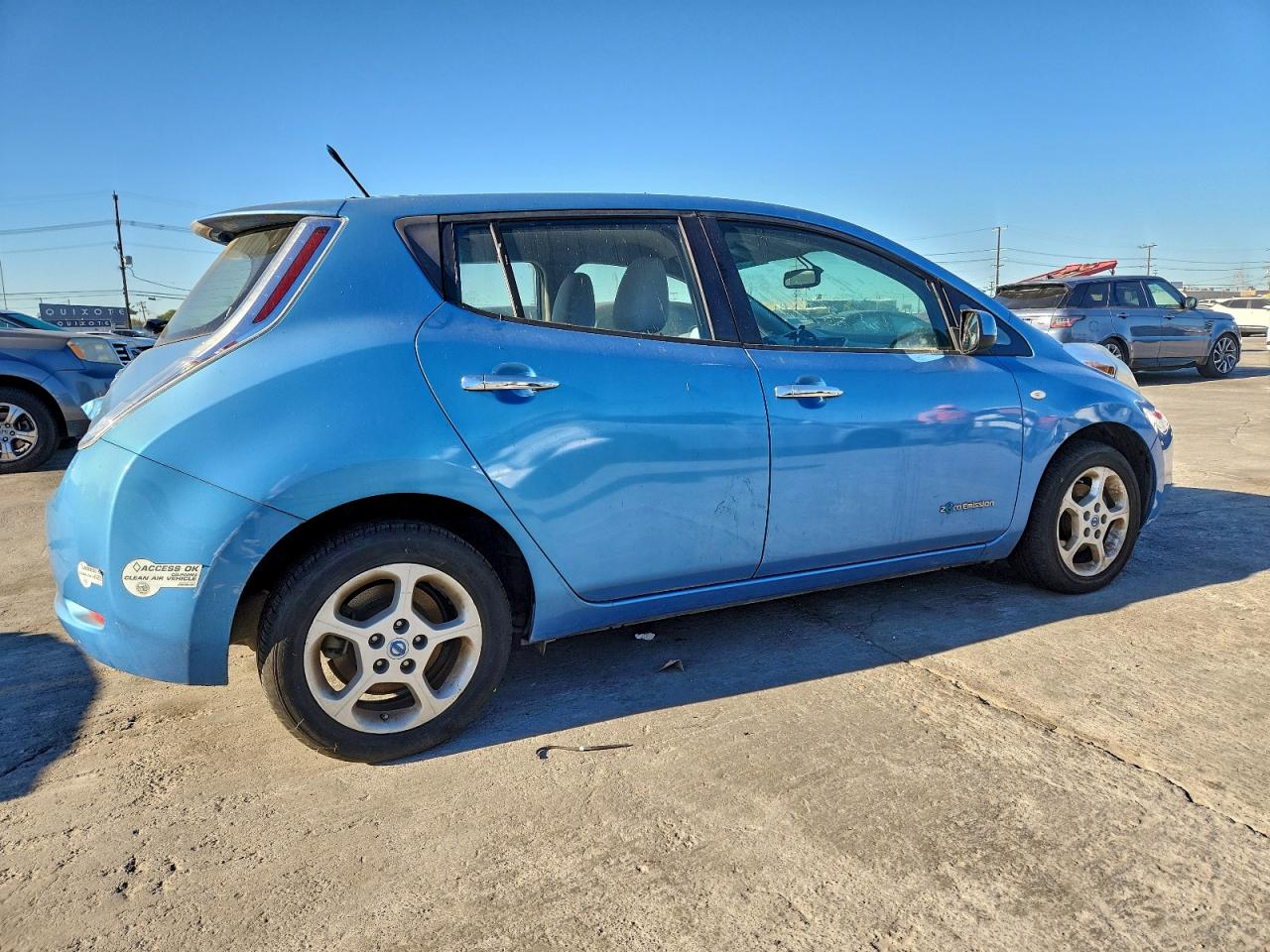 2011 NISSAN LEAF SV photo 5