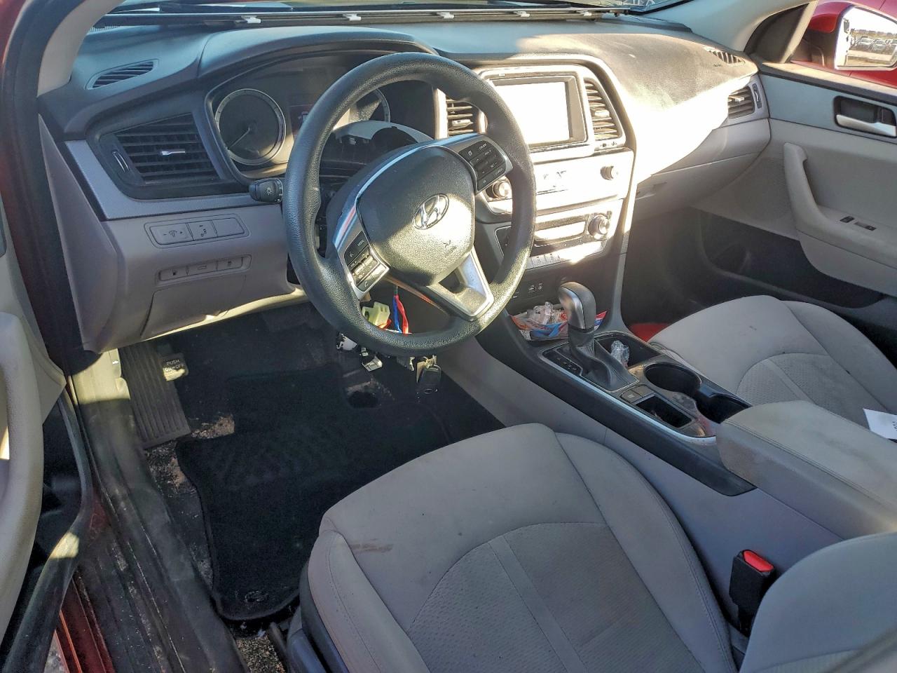 2018 HYUNDAI SONATA SE photo 8