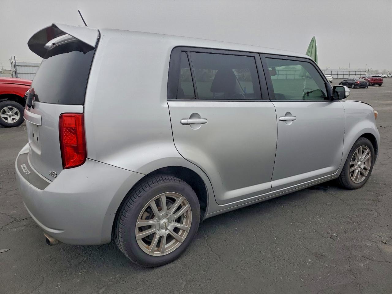 2010 TOYOTA SCION XB photo 3