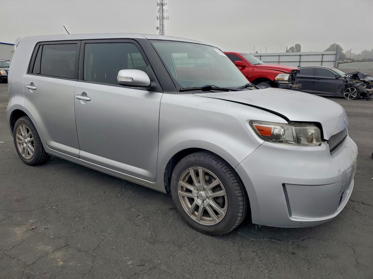 2010 TOYOTA SCION XB photo 4
