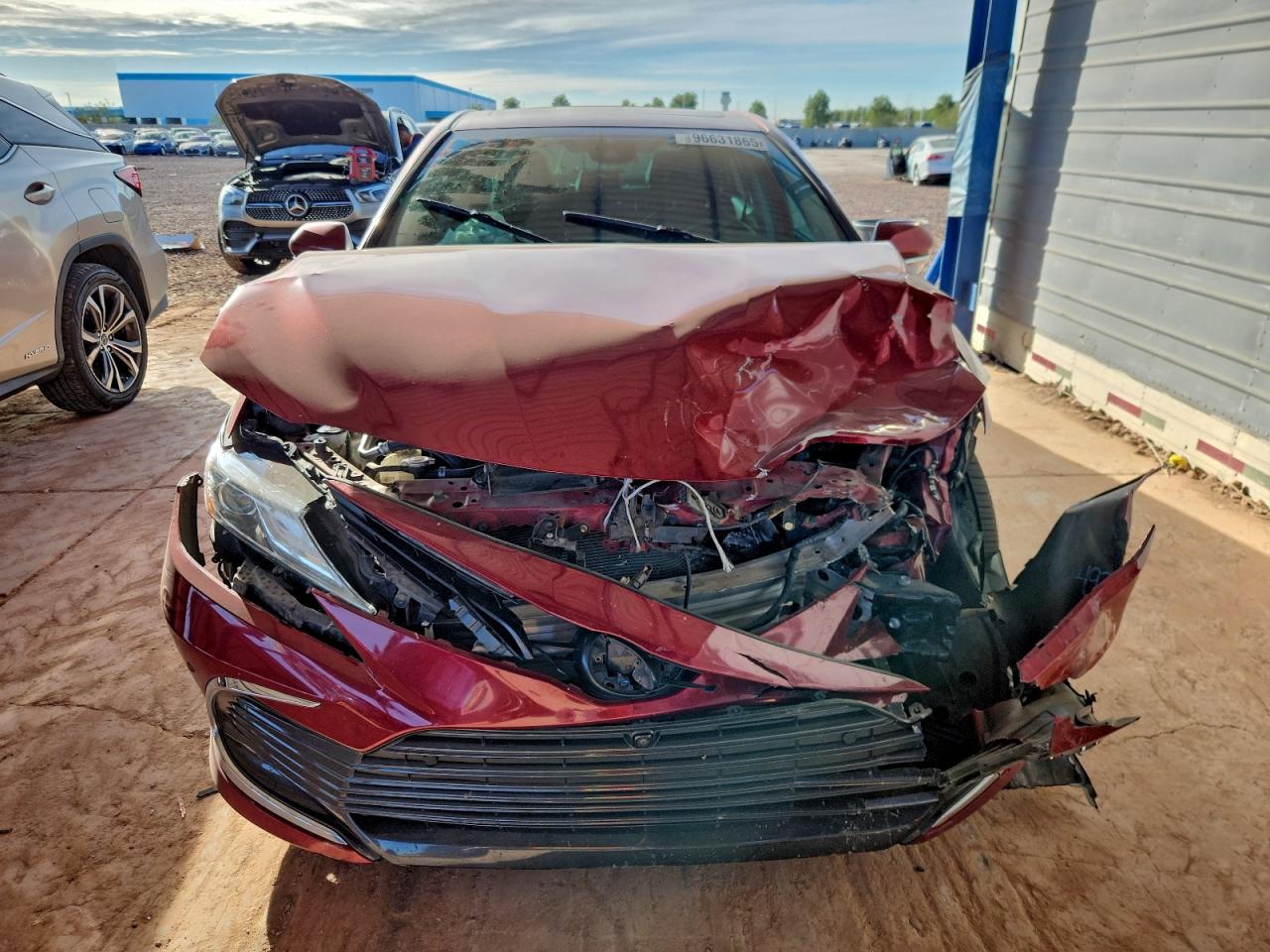 2021 TOYOTA CAMRY XLE photo 5