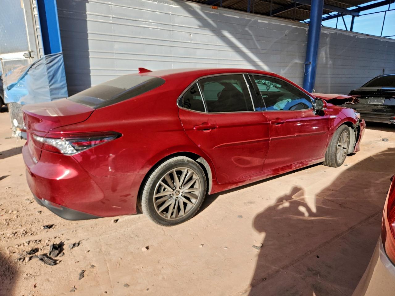 2021 TOYOTA CAMRY XLE photo 3