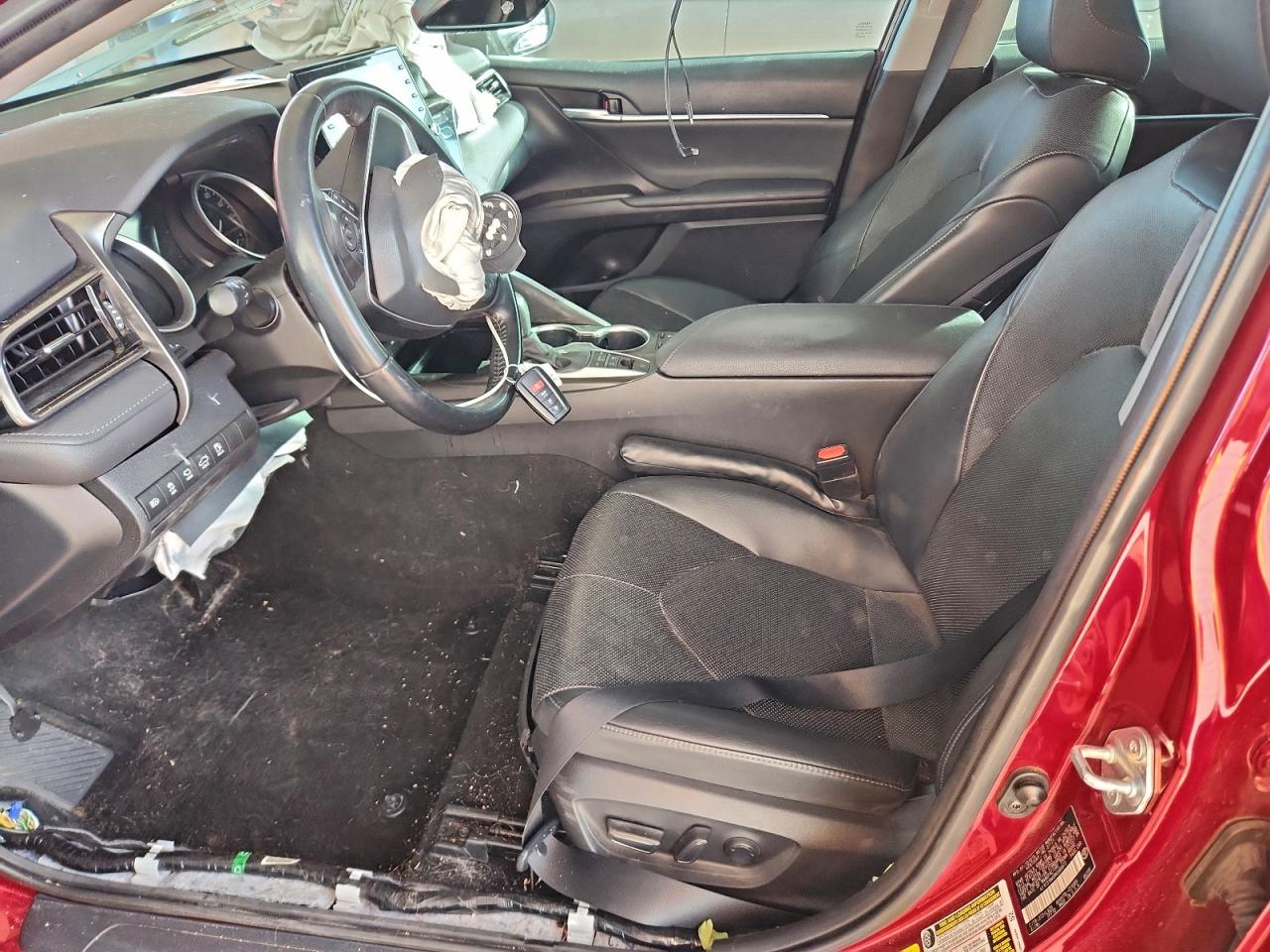 2021 TOYOTA CAMRY XLE photo 7