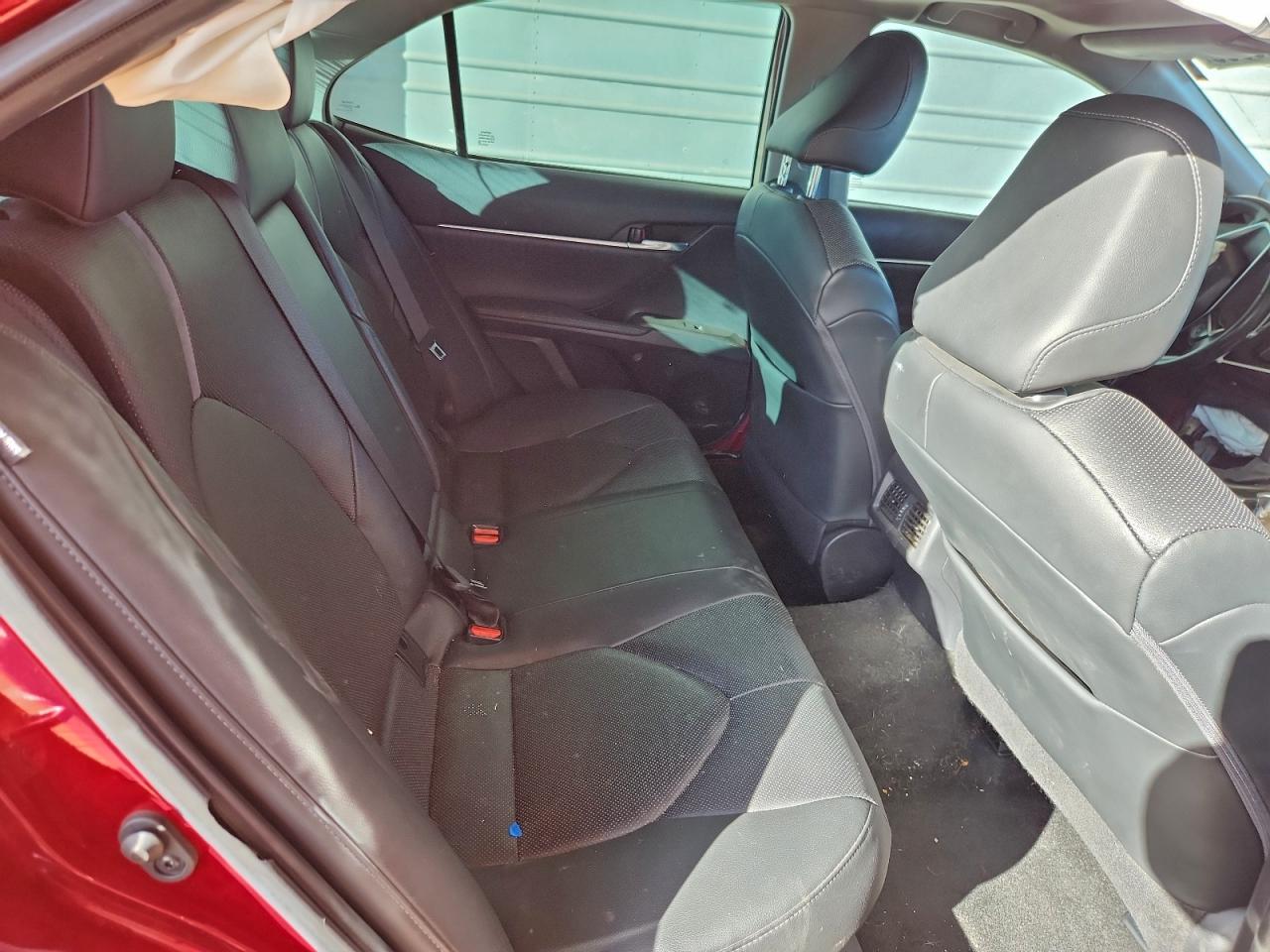 2021 TOYOTA CAMRY XLE photo 10