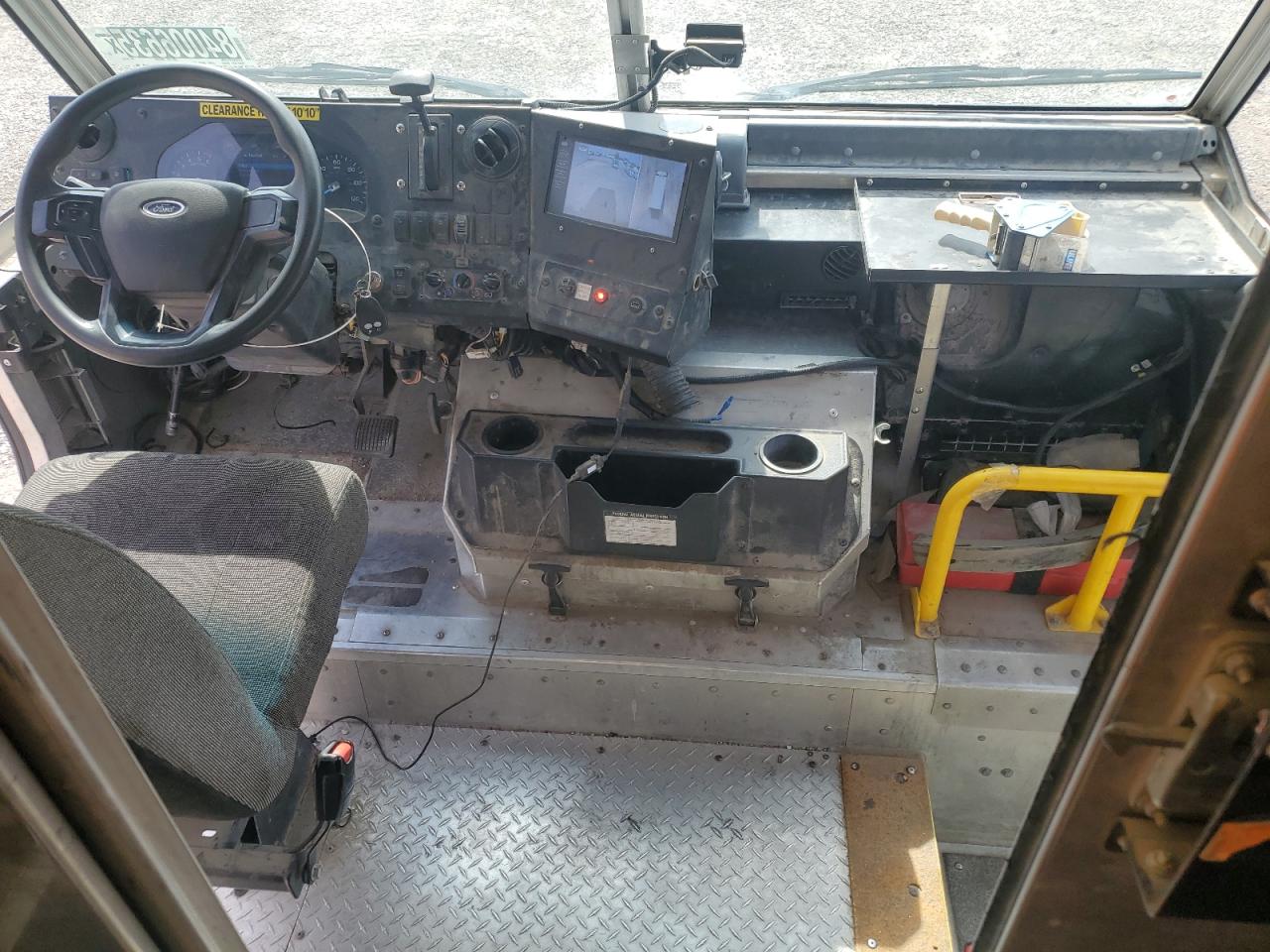 2020 FORD F59 - DELIVERY VAN photo 8