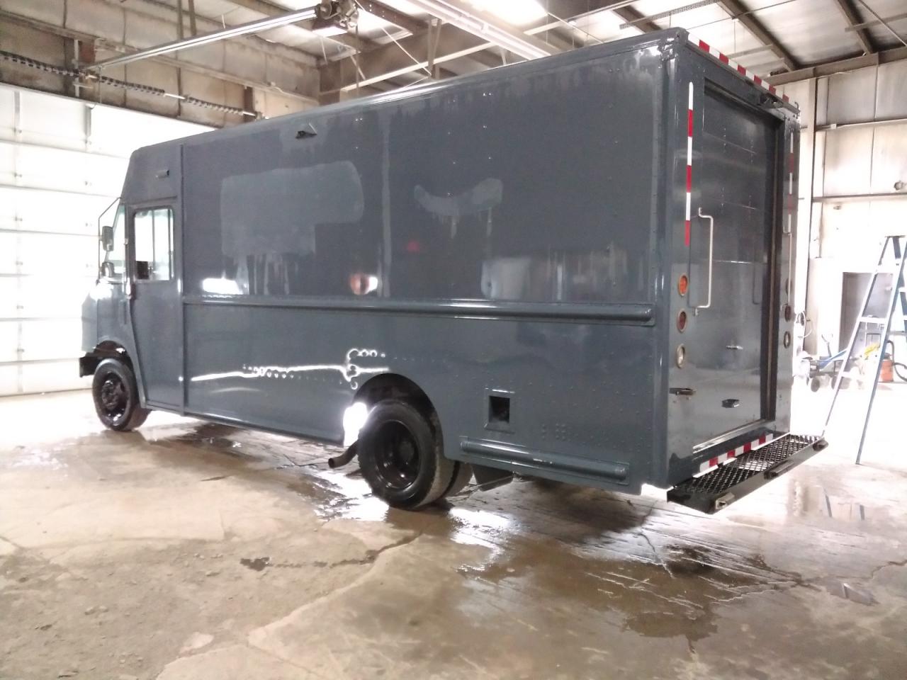 2020 FORD F59 - DELIVERY VAN photo 2