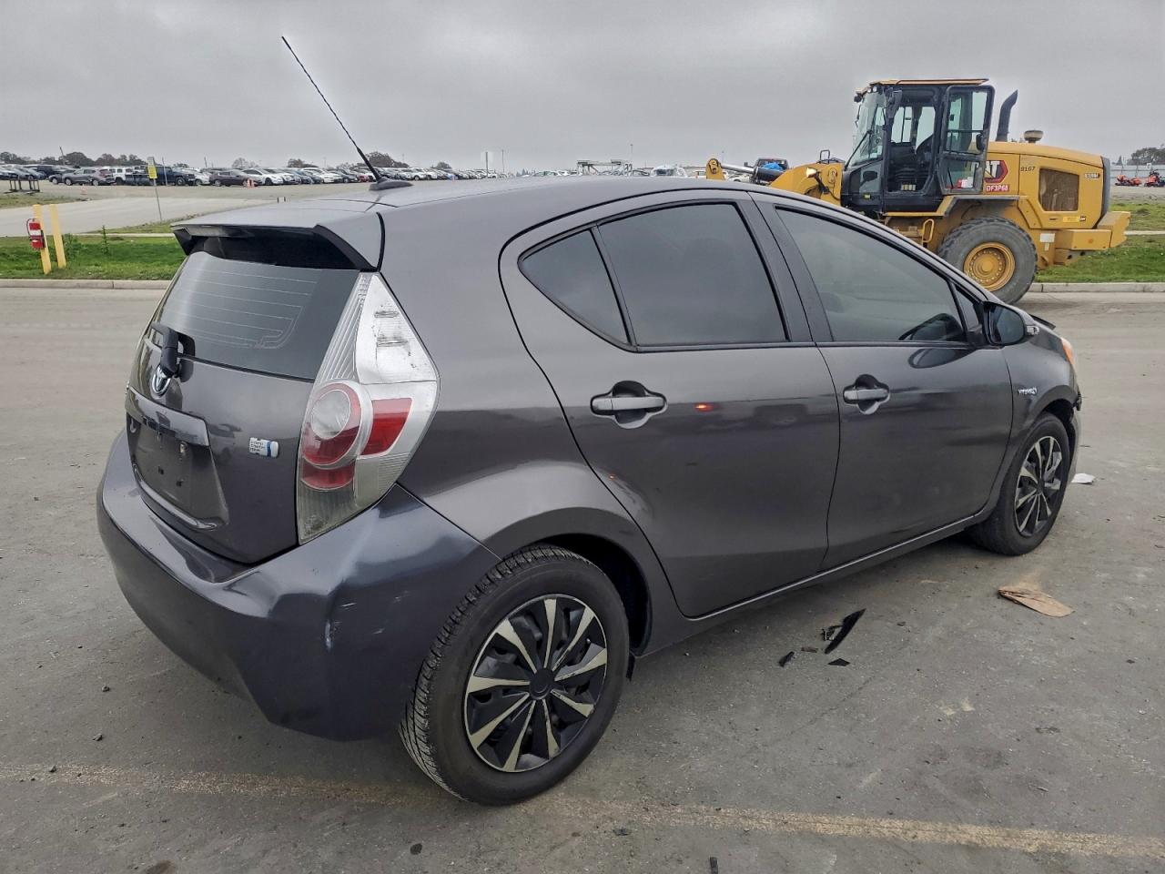 2013 TOYOTA PRIUS C photo 3