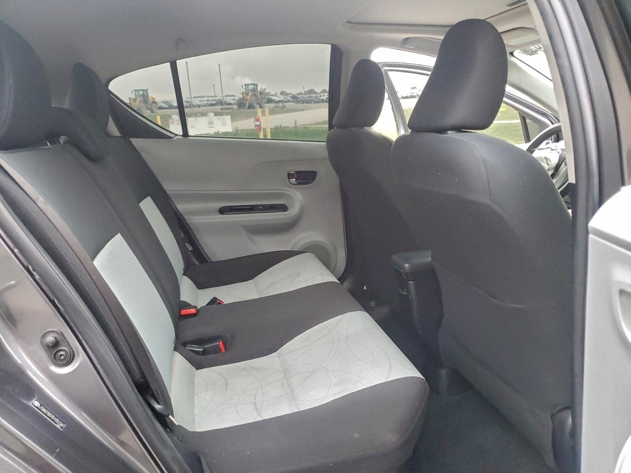 2013 TOYOTA PRIUS C photo 10