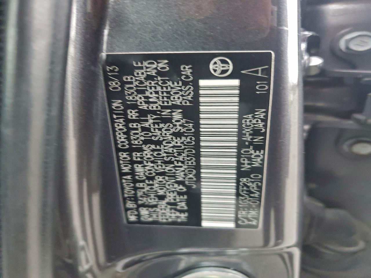 2013 TOYOTA PRIUS C photo 12
