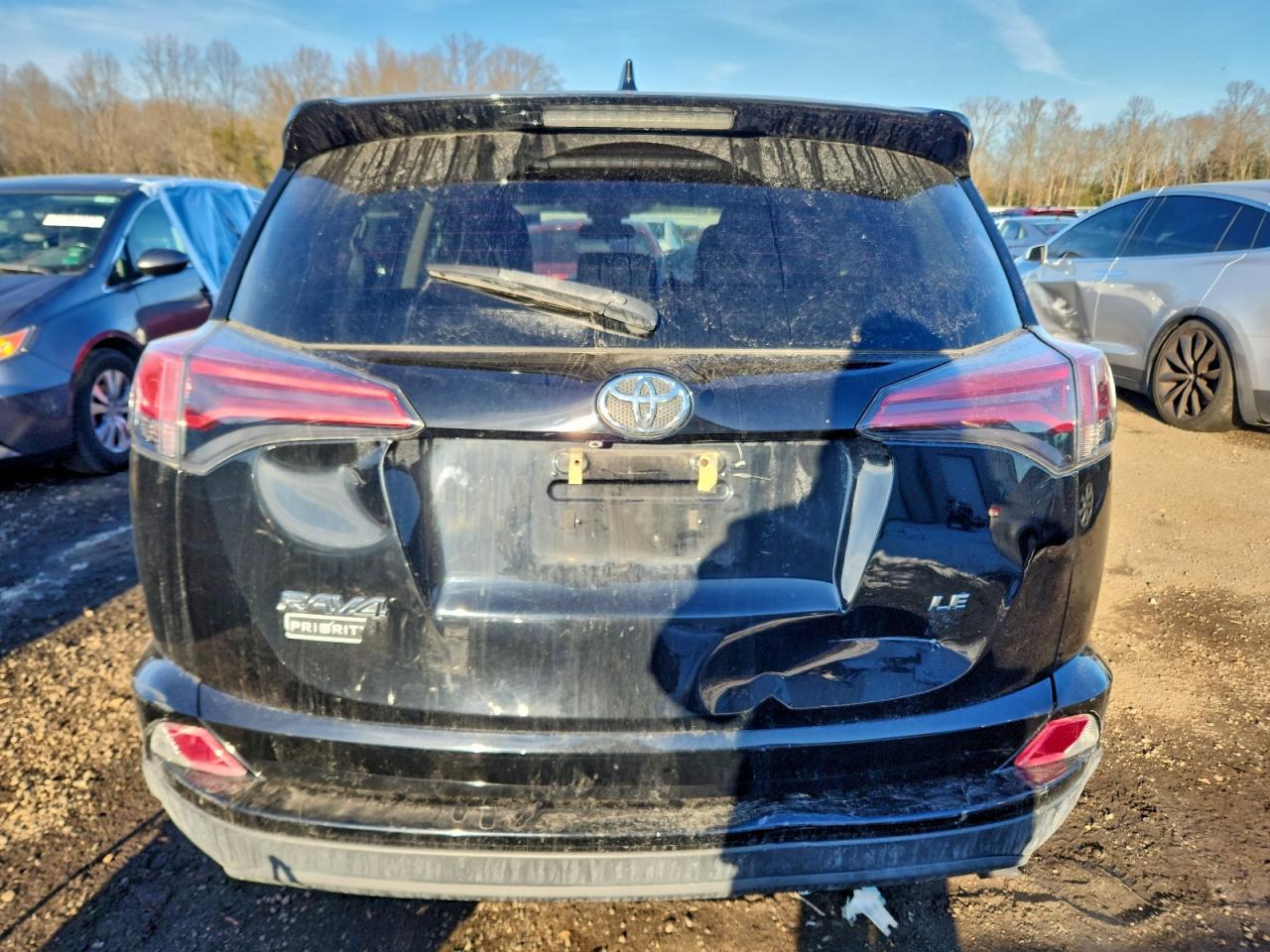 2018 TOYOTA RAV4 LE photo 6