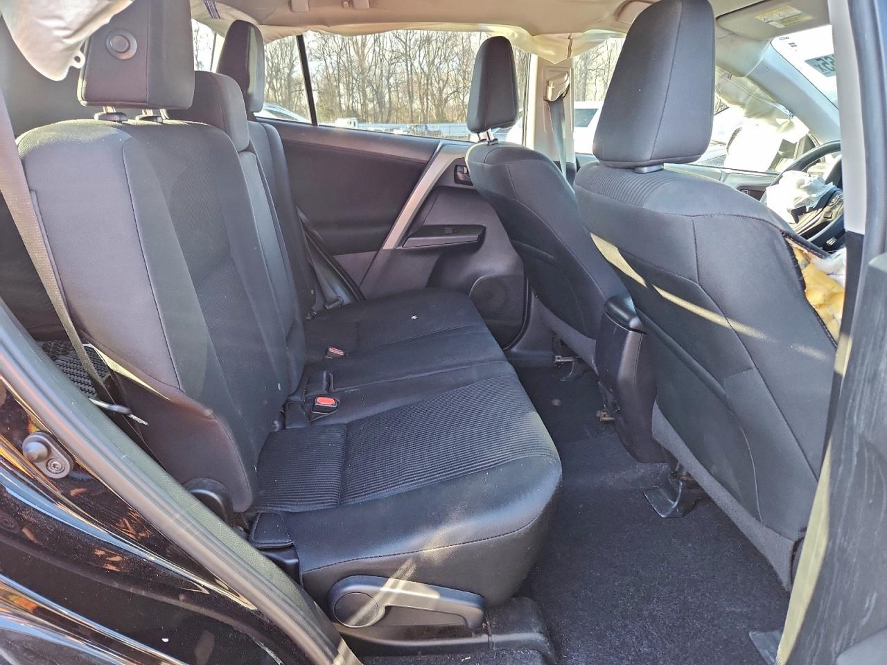 2018 TOYOTA RAV4 LE photo 11
