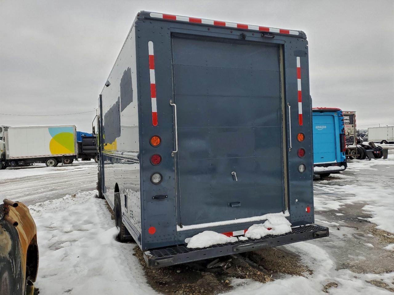 2020 FORD F59 - DELIVERY VAN photo 2