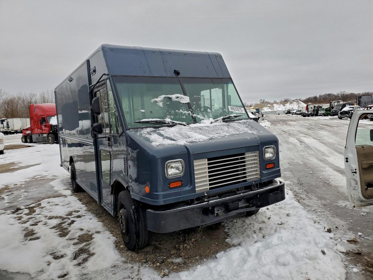 2020 FORD F59 - DELIVERY VAN photo 4