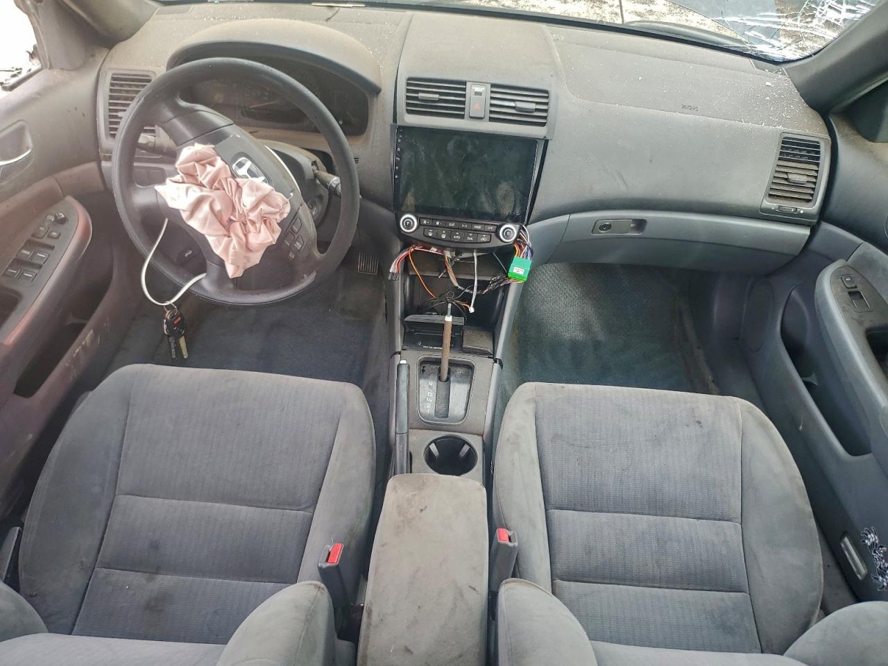 2004 HONDA ACCORD LX photo 8