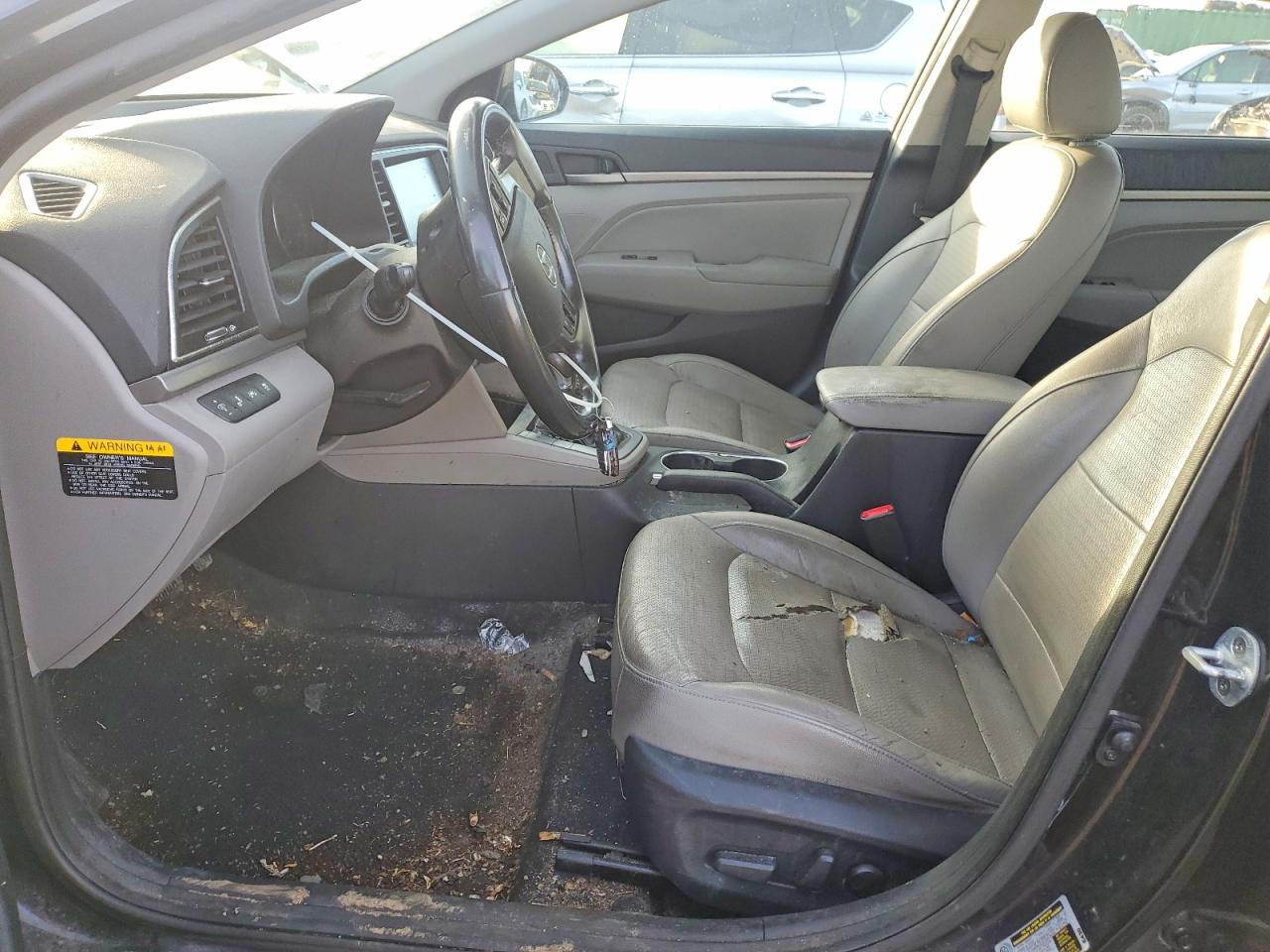 2017 HYUNDAI ELANTRA SE photo 7