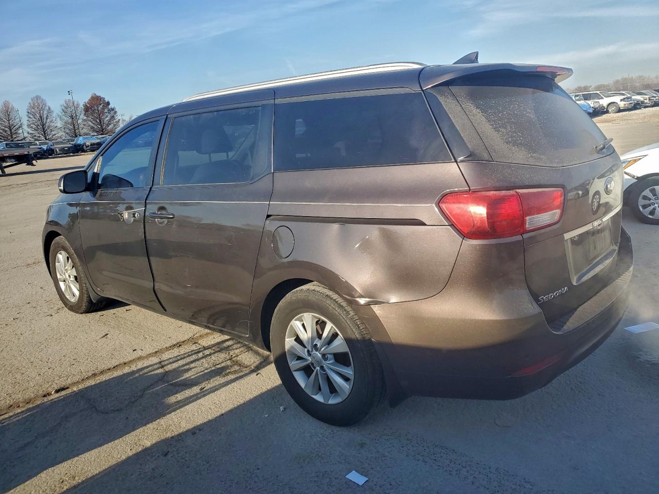 2016 KIA SEDONA LX photo 2