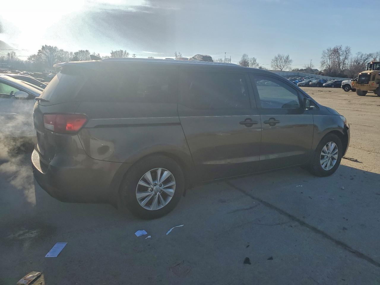 2016 KIA SEDONA LX photo 3