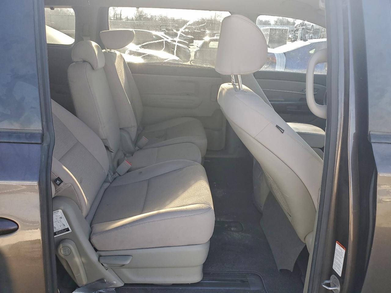 2016 KIA SEDONA LX photo 11