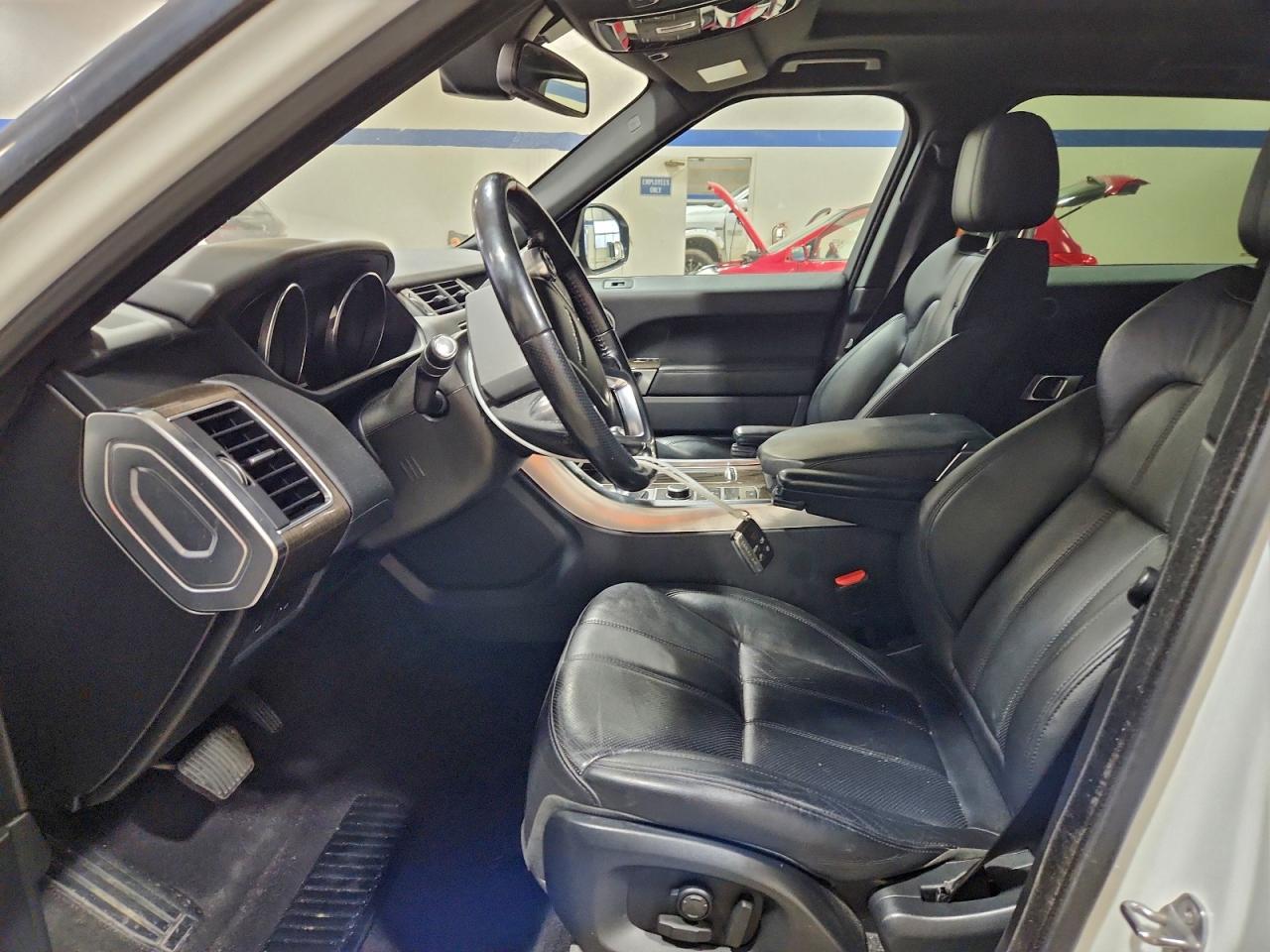 2016 LAND ROVER RANGE ROVER SPORT SE photo 7