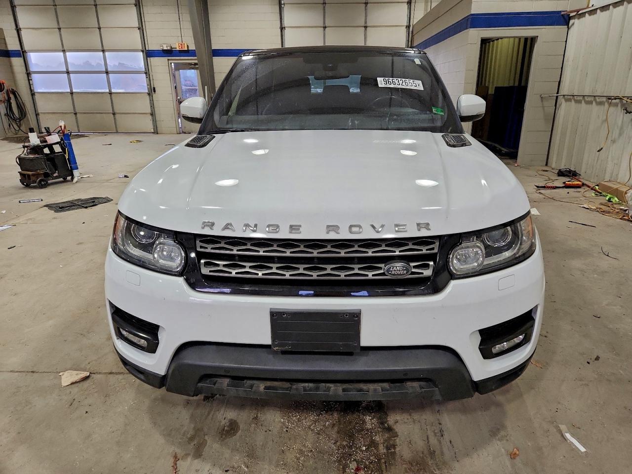 2016 LAND ROVER RANGE ROVER SPORT SE photo 5