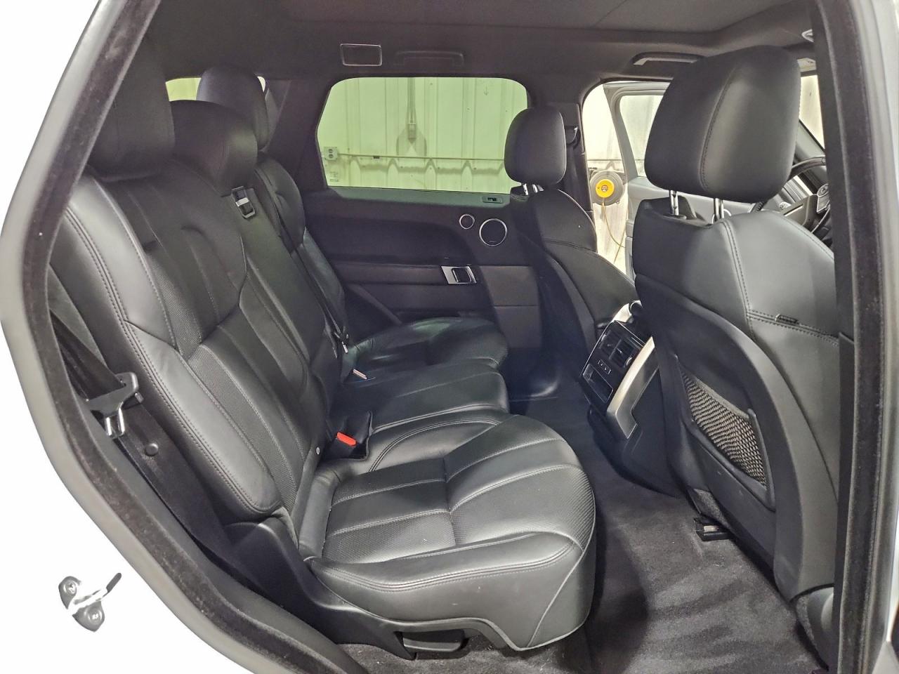 2016 LAND ROVER RANGE ROVER SPORT SE photo 11
