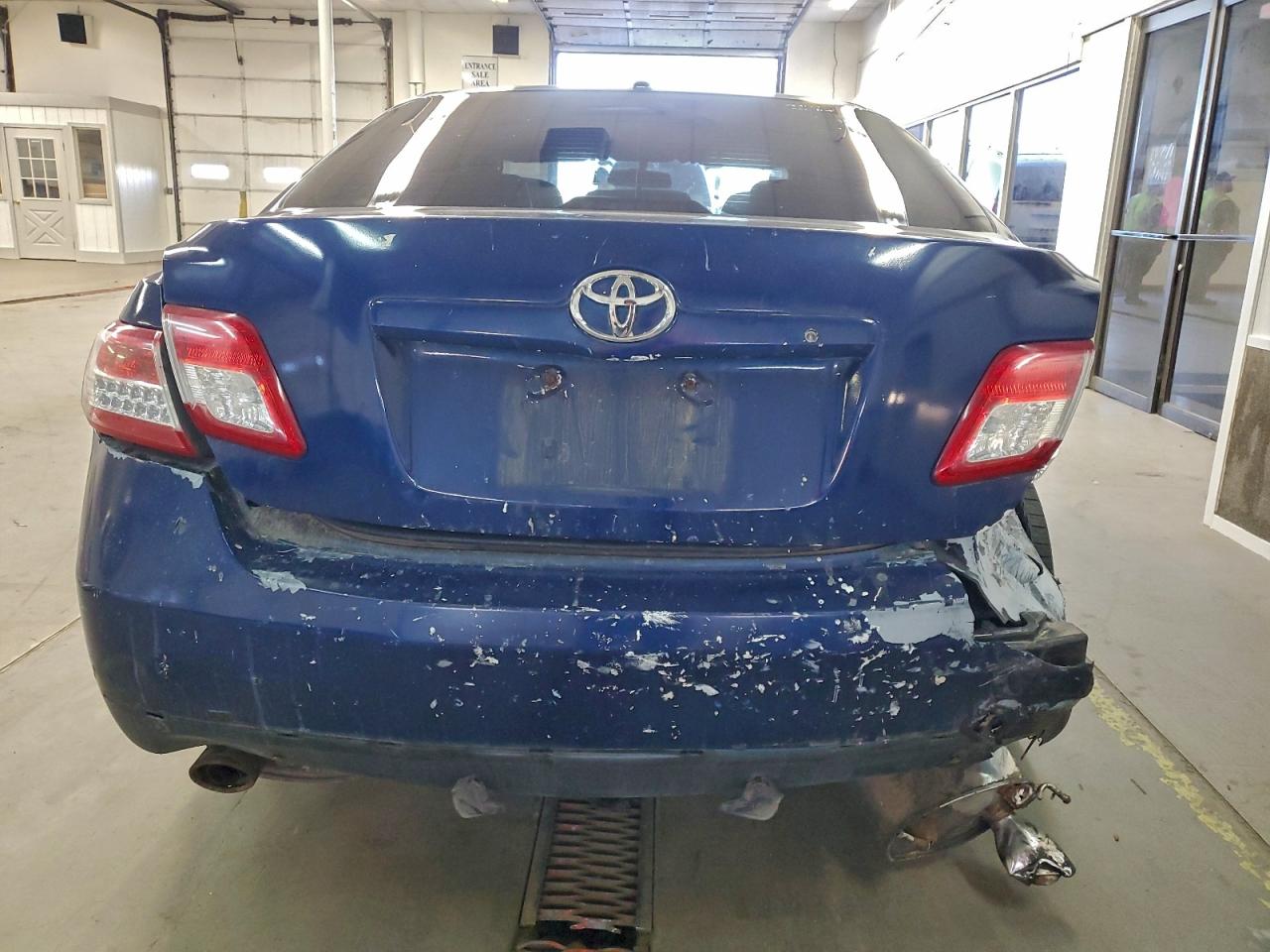 2011 TOYOTA CAMRY BASE photo 6
