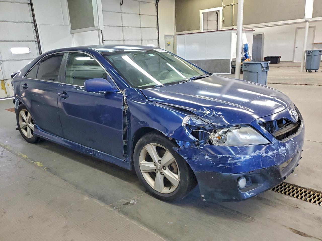 2011 TOYOTA CAMRY BASE photo 4