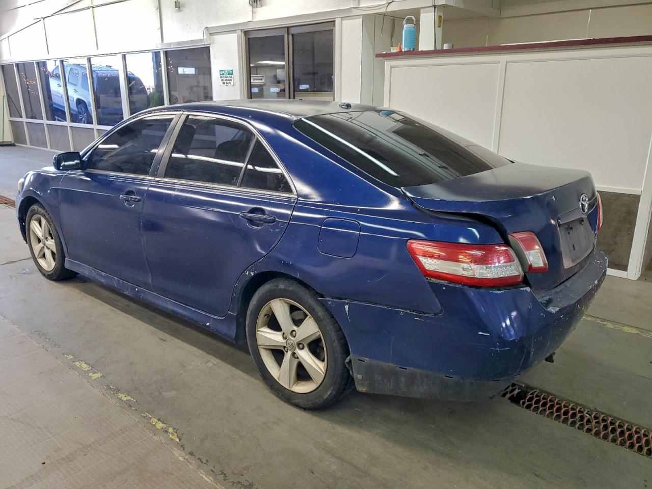 2011 TOYOTA CAMRY BASE photo 2