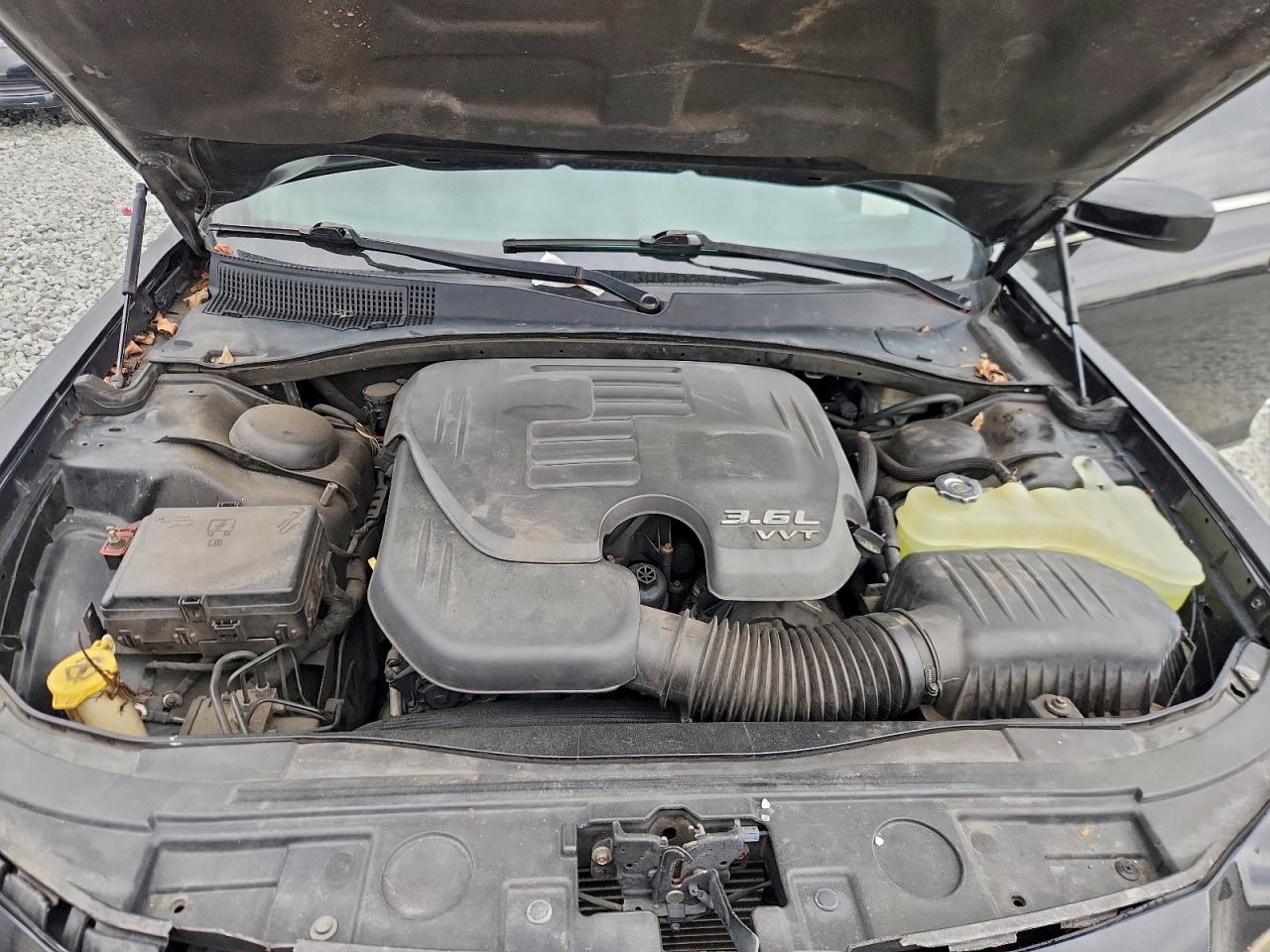 2014 CHRYSLER 300 photo 11