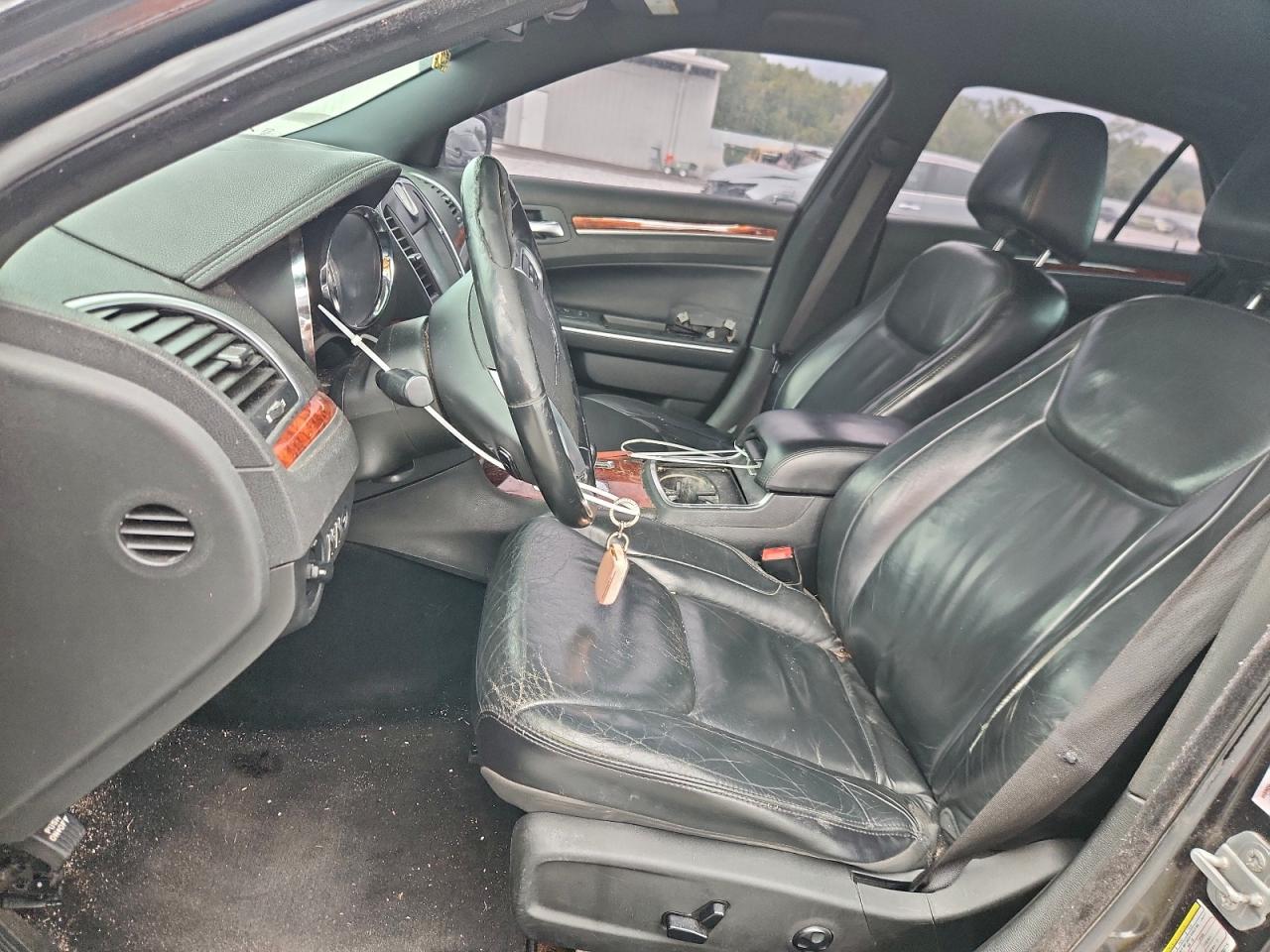 2014 CHRYSLER 300 photo 7