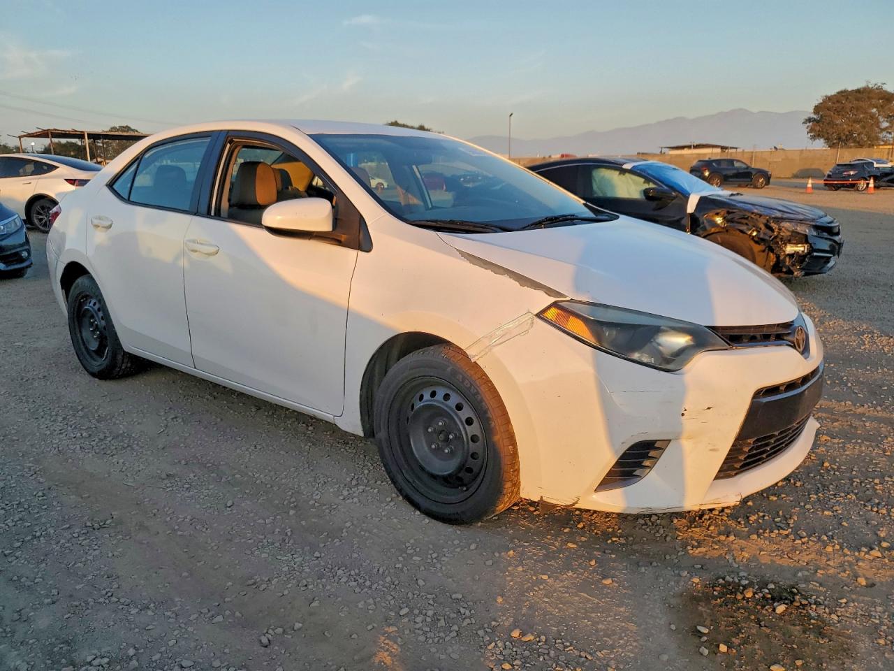 2016 TOYOTA COROLLA L photo 4