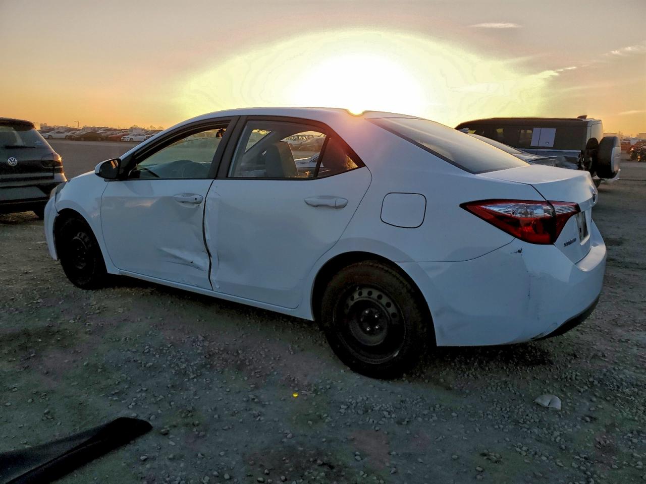 2016 TOYOTA COROLLA L photo 2