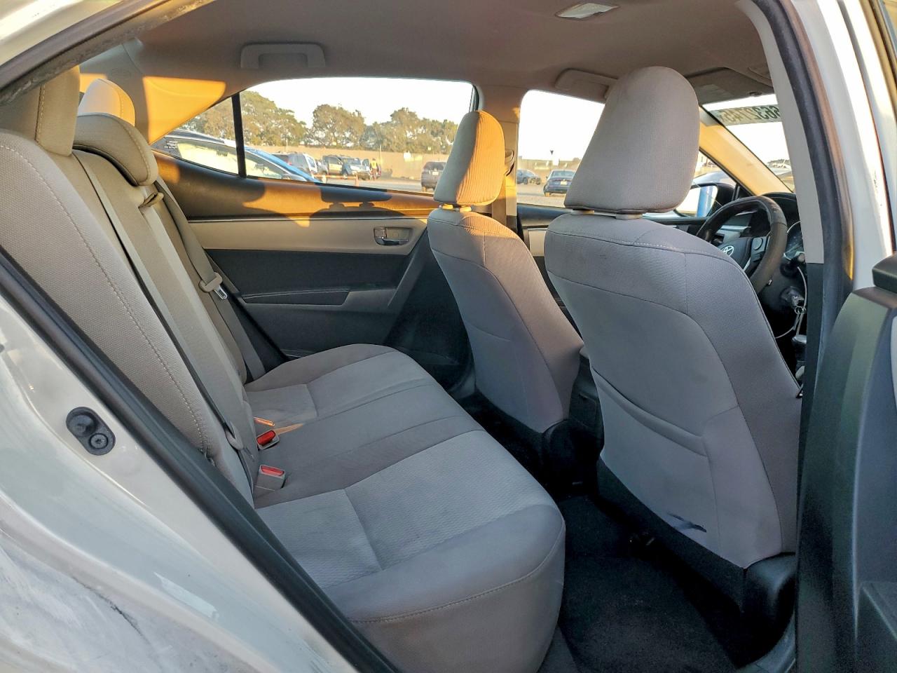 2016 TOYOTA COROLLA L photo 10