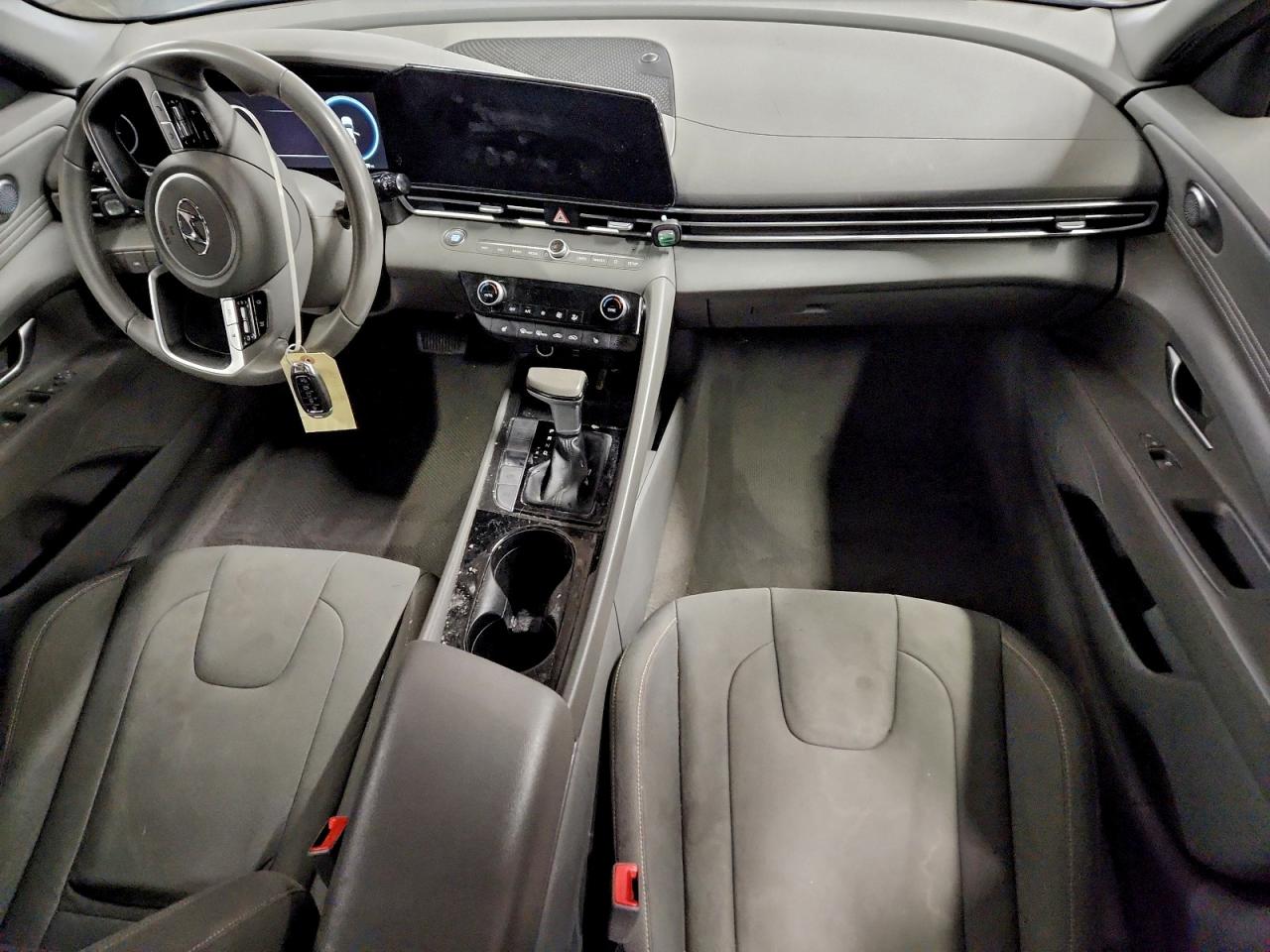 2023 HYUNDAI ELANTRA SEL photo 8