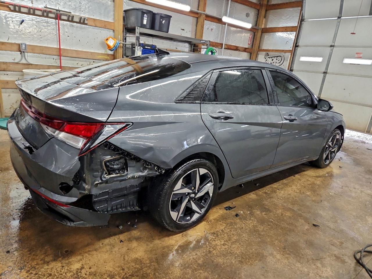 2023 HYUNDAI ELANTRA SEL photo 3