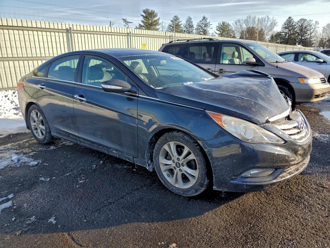 2011 HYUNDAI SONATA SE photo 4