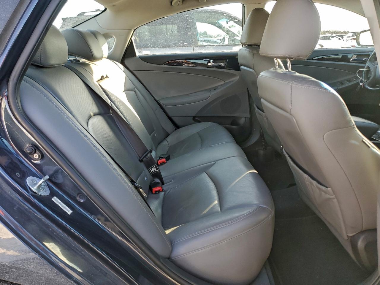 2011 HYUNDAI SONATA SE photo 10