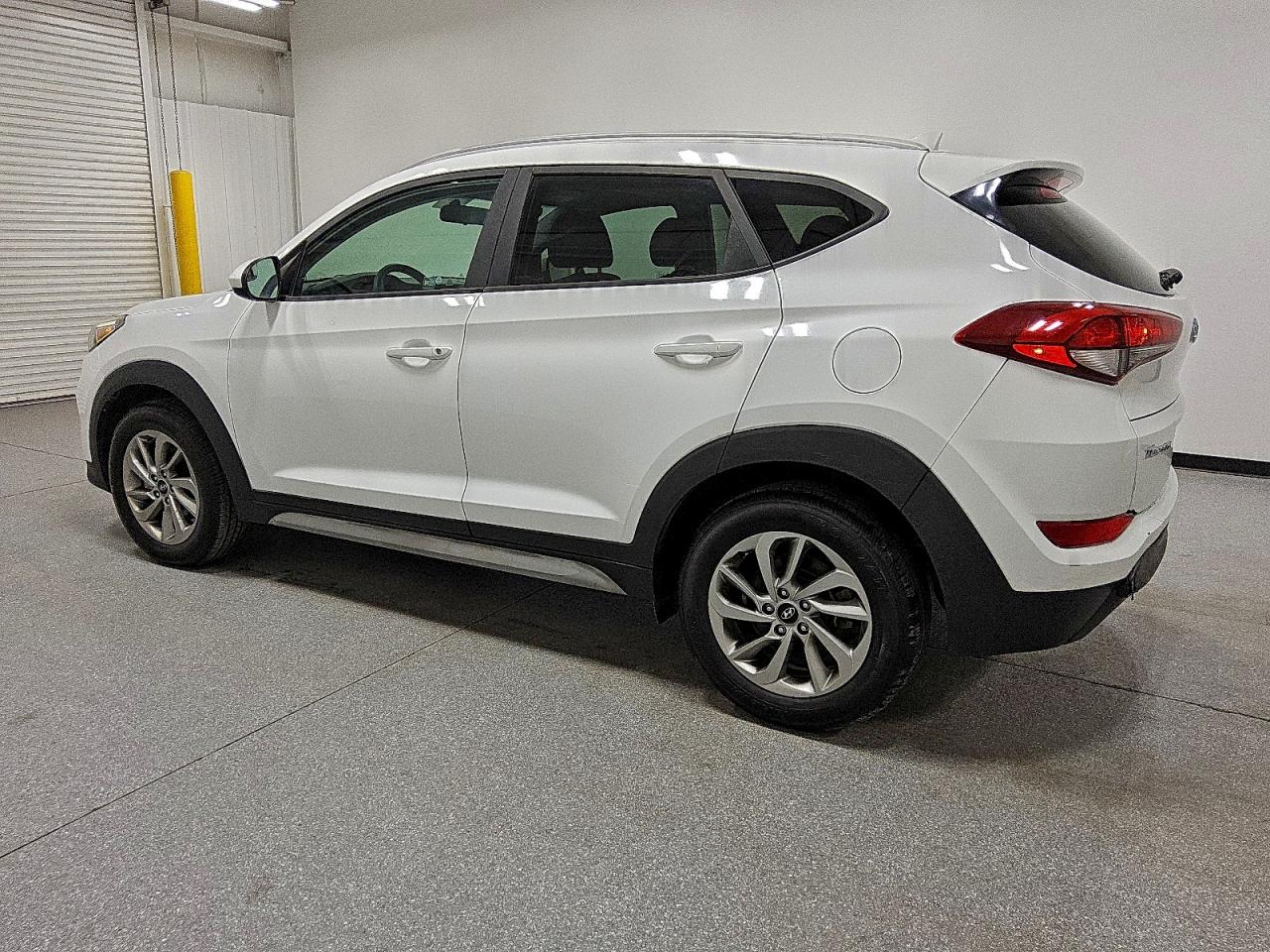 2018 HYUNDAI TUCSON SEL photo 2