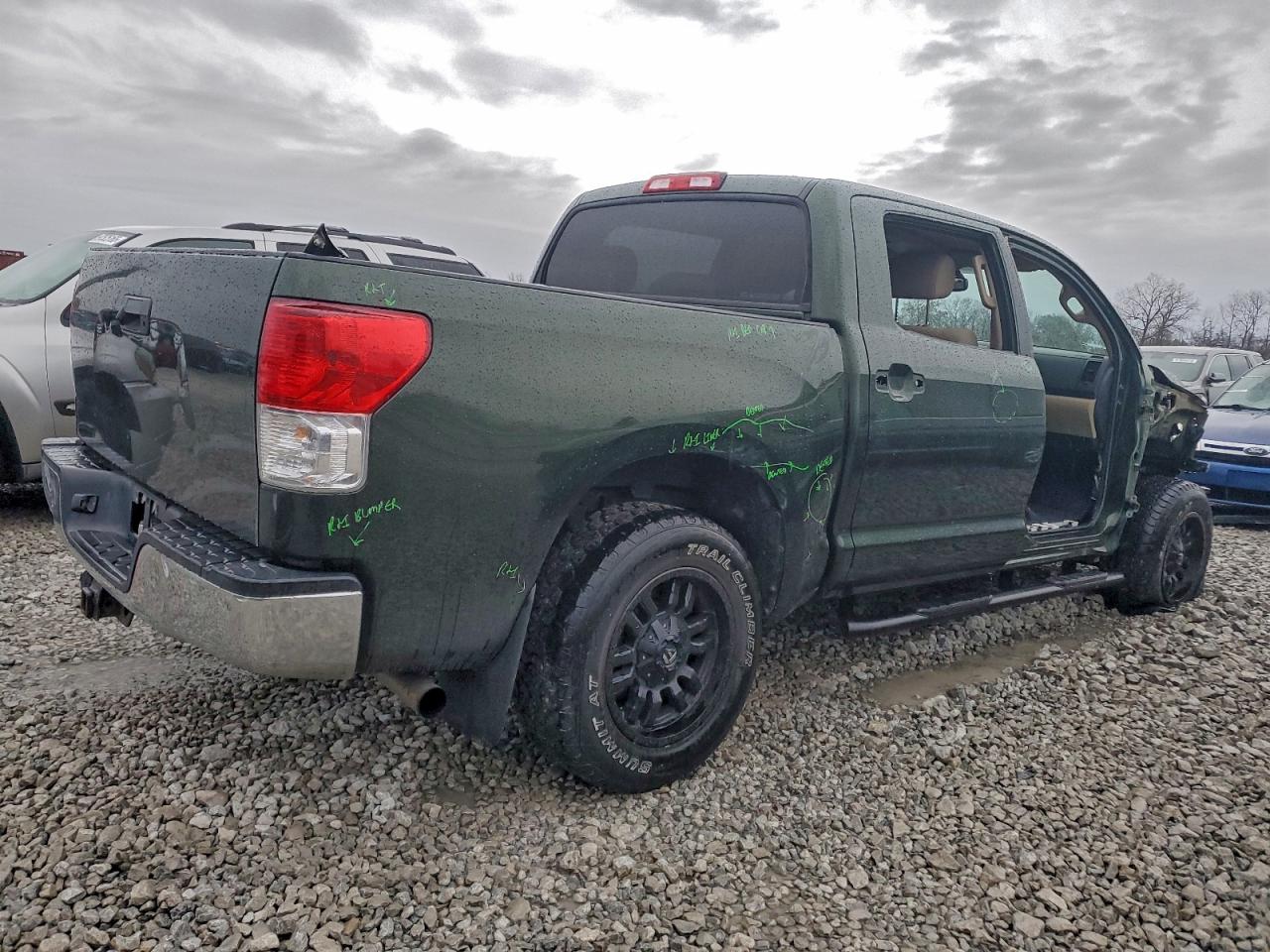 2013 TOYOTA TUNDRA CREWMAX SR5 photo 3