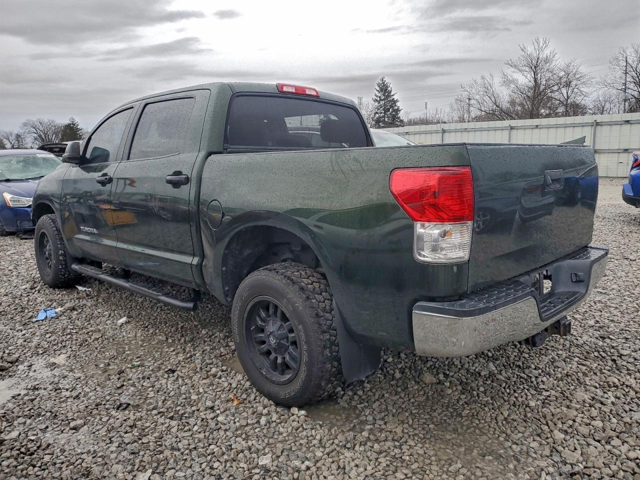 2013 TOYOTA TUNDRA CREWMAX SR5 photo 2