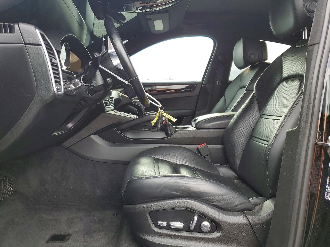 2021 PORSCHE CAYENNE COUPE photo 7