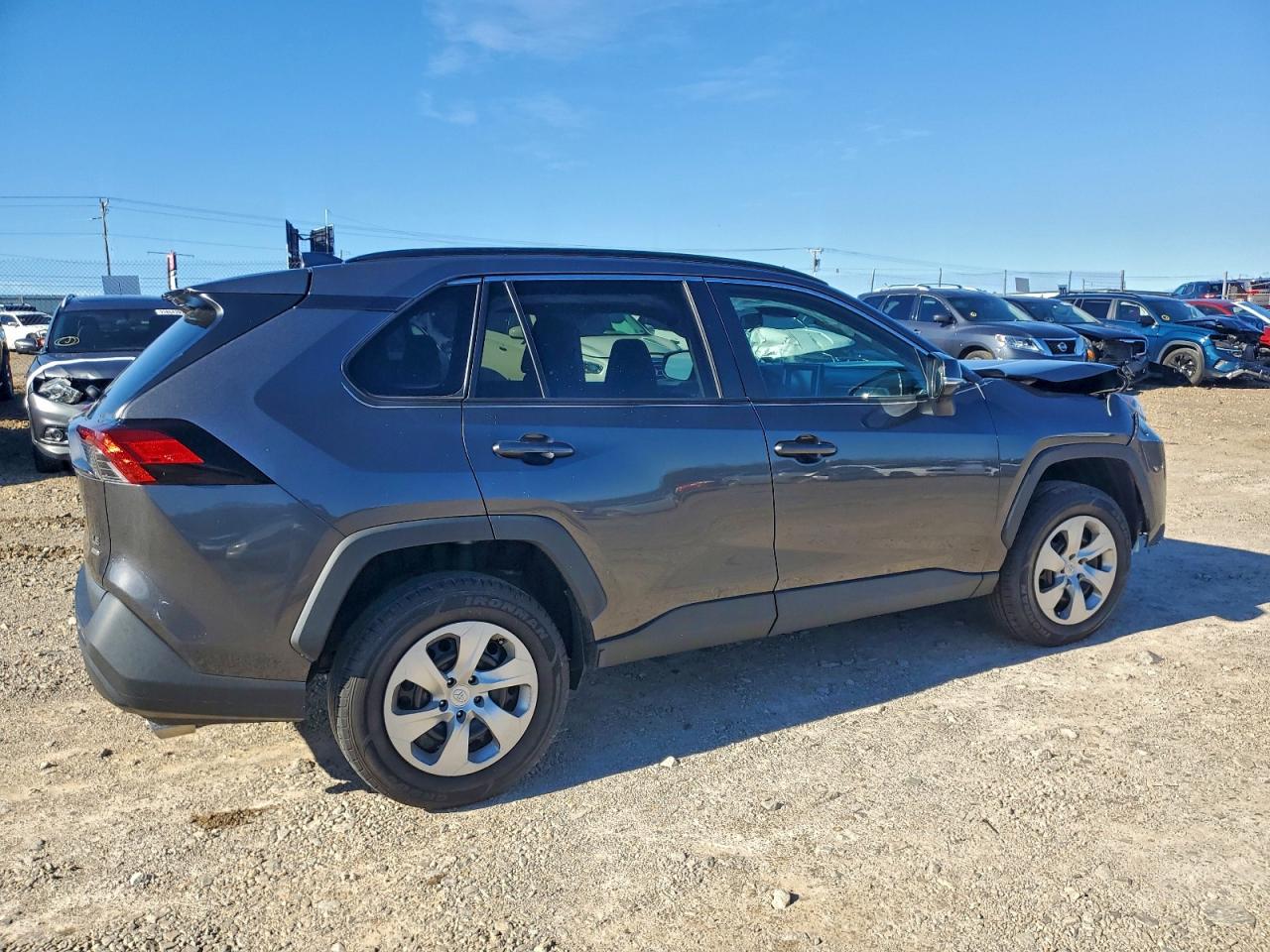 2021 TOYOTA RAV4 LE photo 3