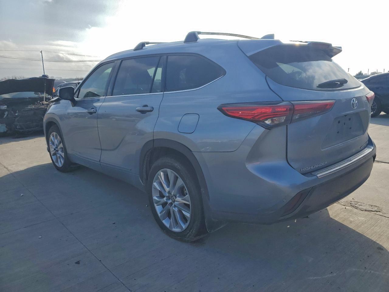 2020 TOYOTA HIGHLANDER LIMITED photo 2