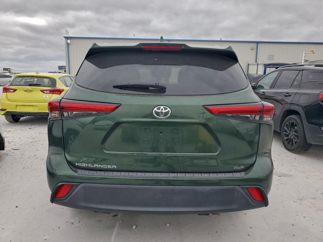 2023 TOYOTA HIGHLANDER L photo 6