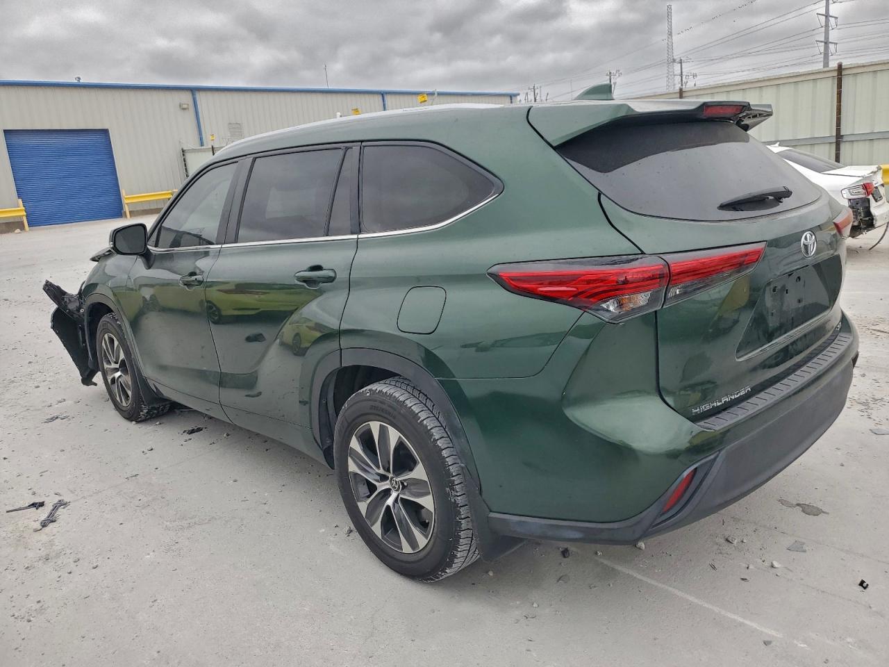 2023 TOYOTA HIGHLANDER L photo 2