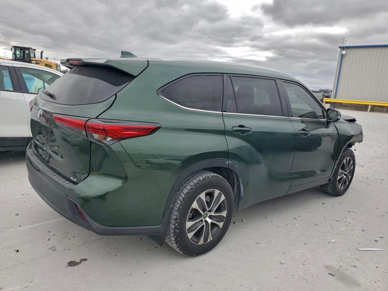 2023 TOYOTA HIGHLANDER L photo 3
