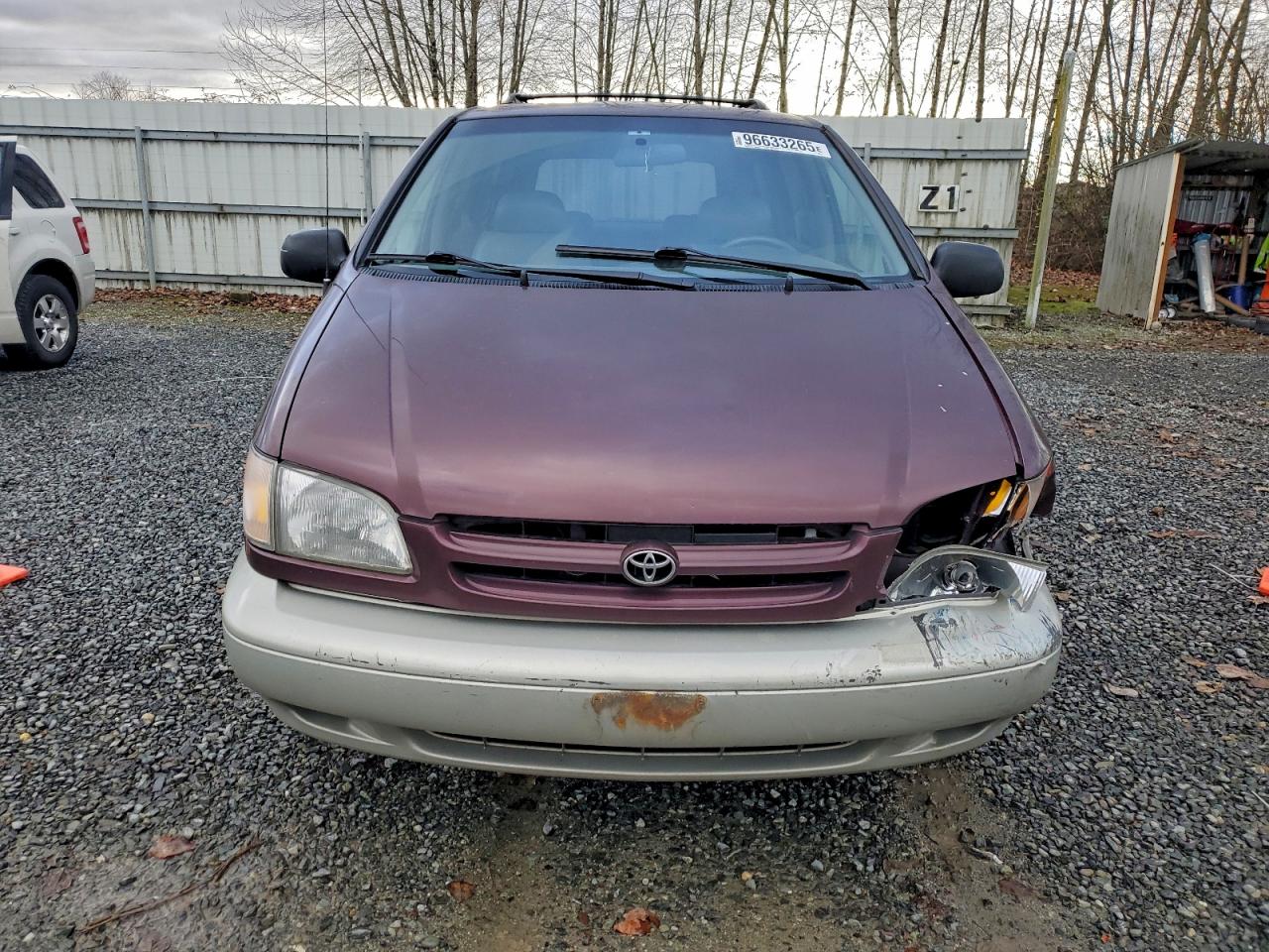 1998 TOYOTA SIENNA LE photo 5